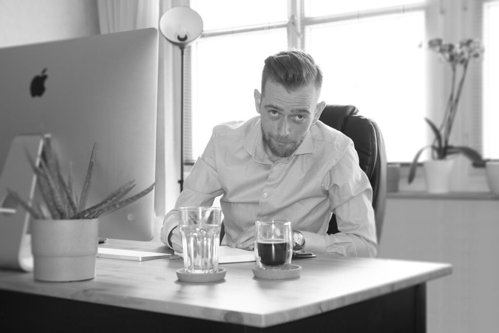 Jochen Wiesner im Büro